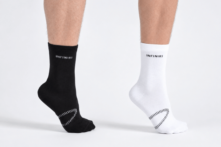INFINIRI Comfort: Black and White